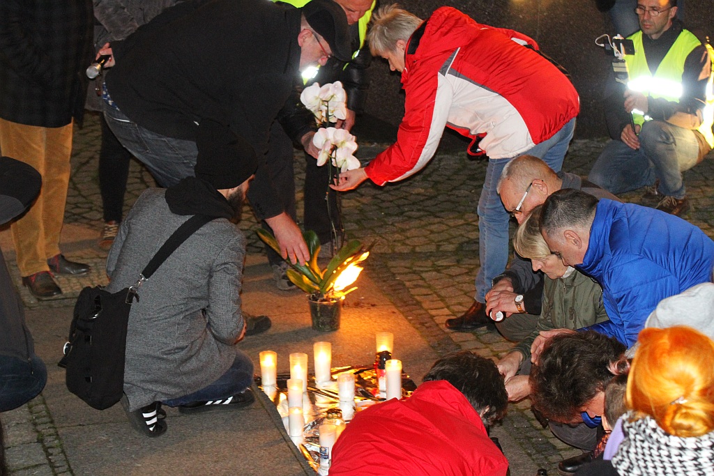 W niedzielne popołudnie oddali hołd Piotrowi Szczęsnemu