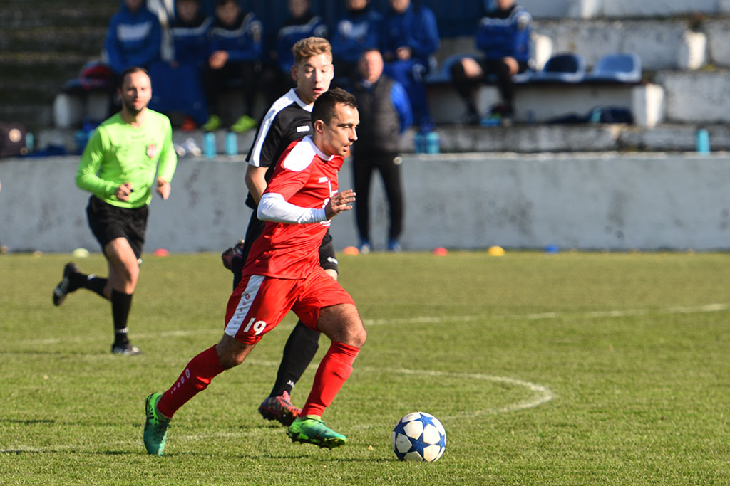 Piłkarze Konfeksu Legnica przegrali pierwszy mecz w sezonie