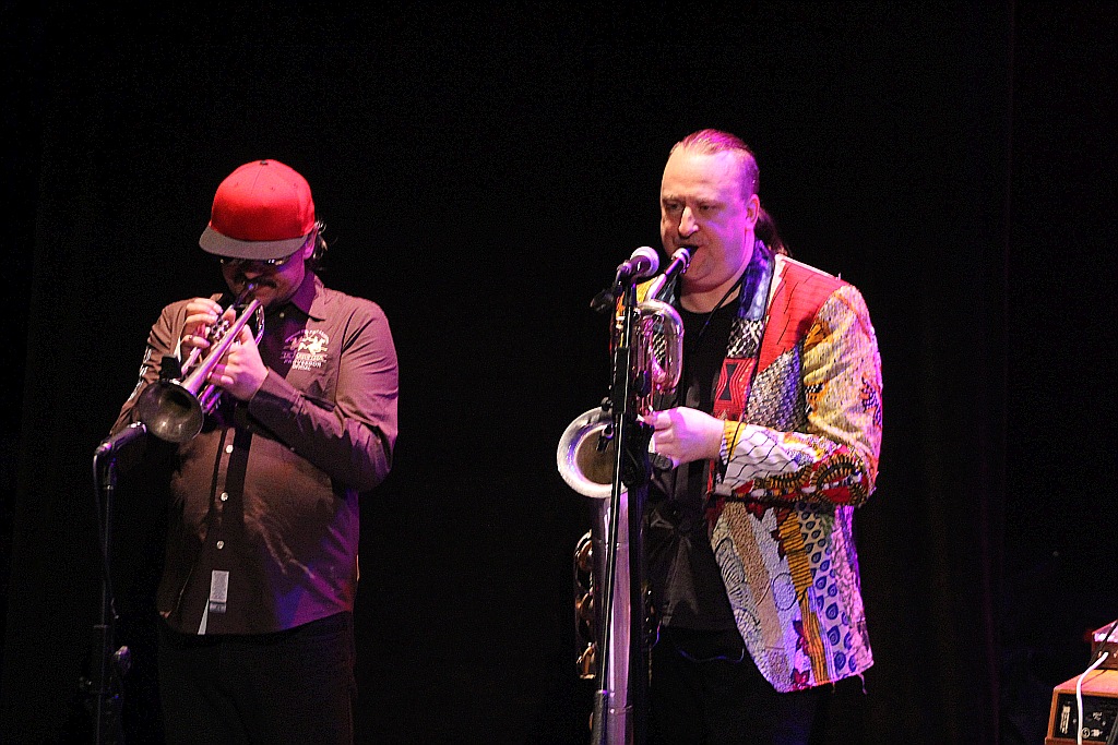 Koncert Mamadou&Sama Yoon „Bo my, Polacy” w legnickim teatrze
