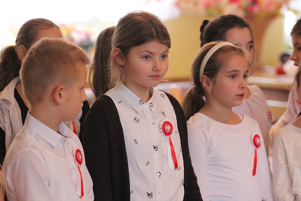 Program patriotyczny w wykonaniu uczniów SP nr 18