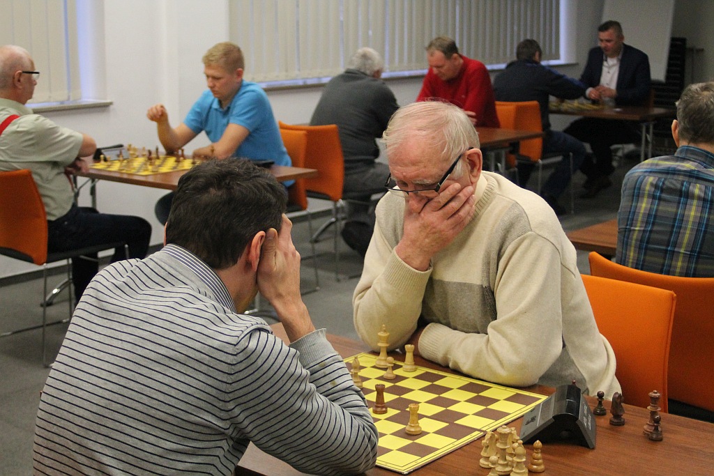 Pracownicy KGHM grali w szachy w Letia Business Center