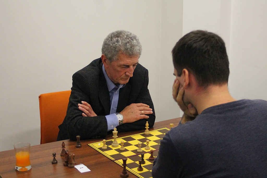 Pracownicy KGHM grali w szachy w Letia Business Center