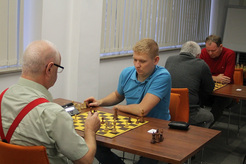 Pracownicy KGHM grali w szachy w Letia Business Center
