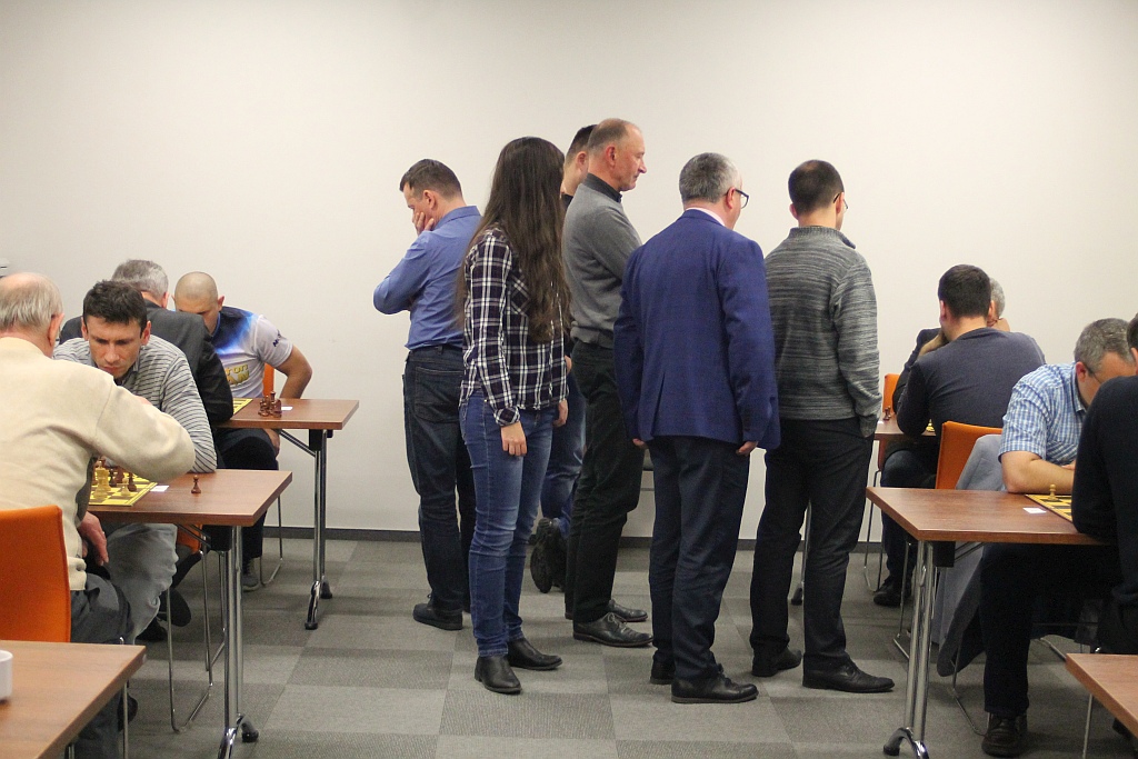Pracownicy KGHM grali w szachy w Letia Business Center