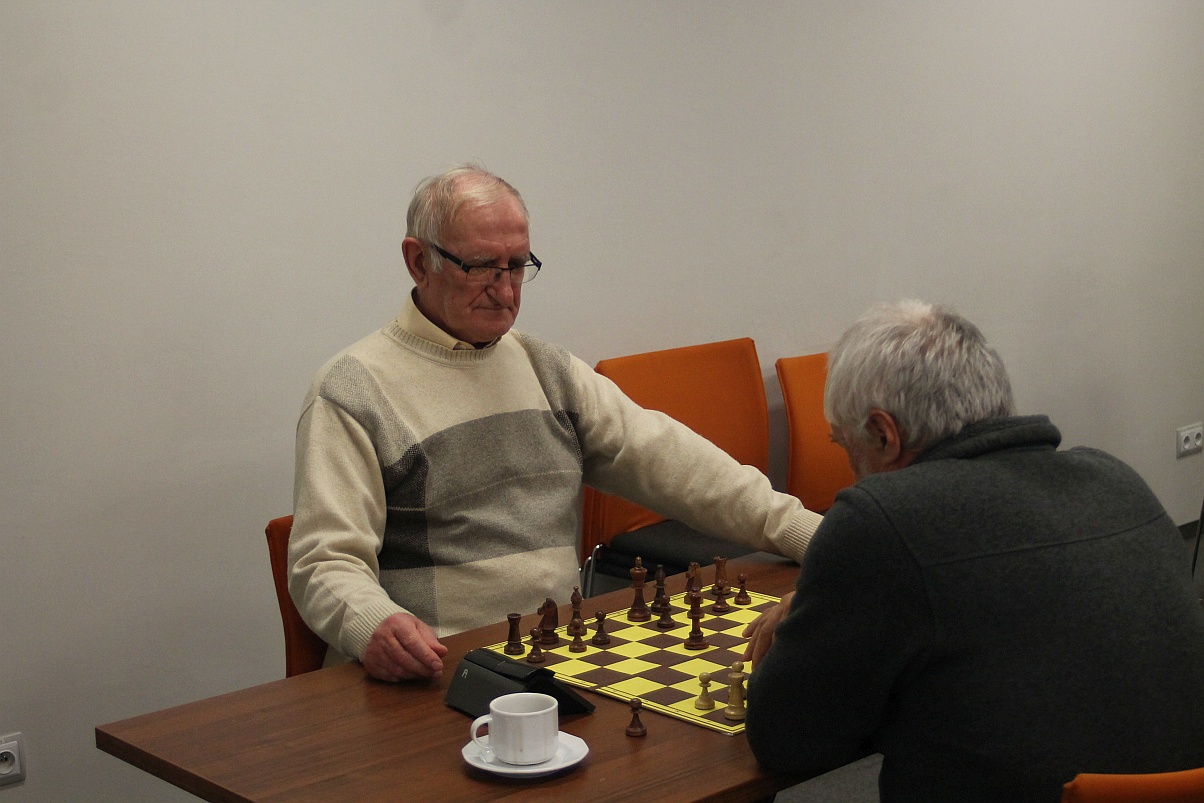 Pracownicy KGHM grali w szachy w Letia Business Center