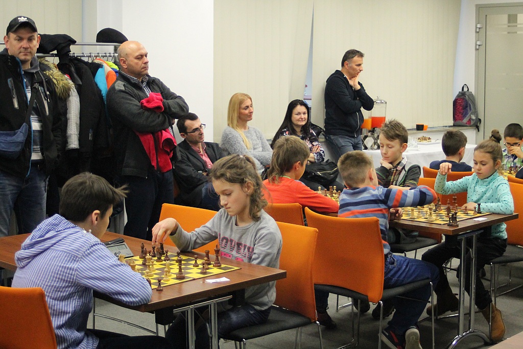 Pracownicy KGHM grali w szachy w Letia Business Center