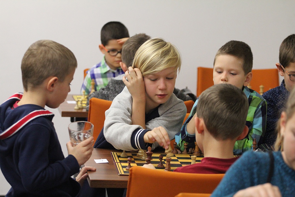 Pracownicy KGHM grali w szachy w Letia Business Center