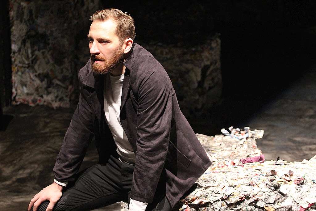 Biesy w reżyserii Jacka Głomba na jubileusz teatralny