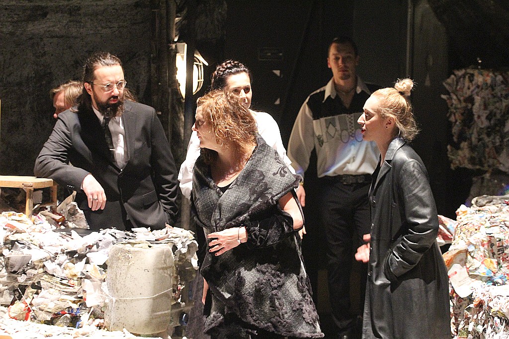 Biesy w reżyserii Jacka Głomba na jubileusz teatralny
