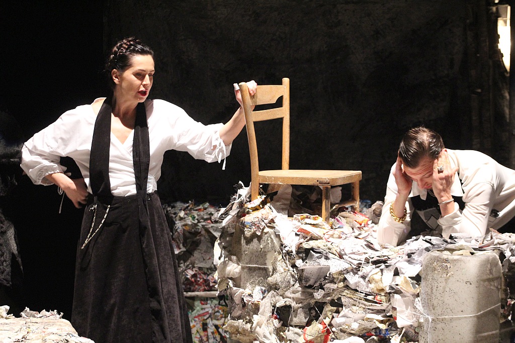 Biesy w reżyserii Jacka Głomba na jubileusz teatralny