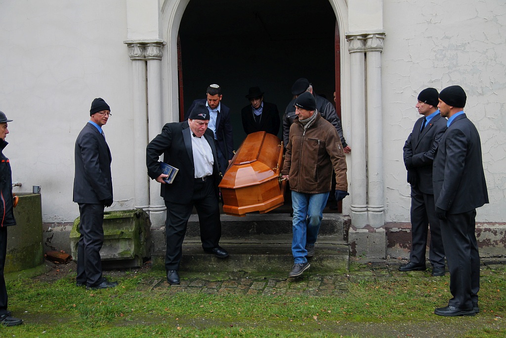 Na cmentarzu przy ul. Wrocławskiej pochowano legendarnego szewca