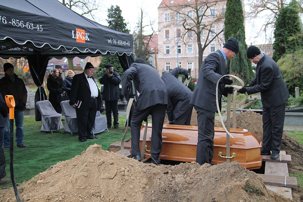 Na cmentarzu przy ul. Wrocławskiej pochowano legendarnego szewca