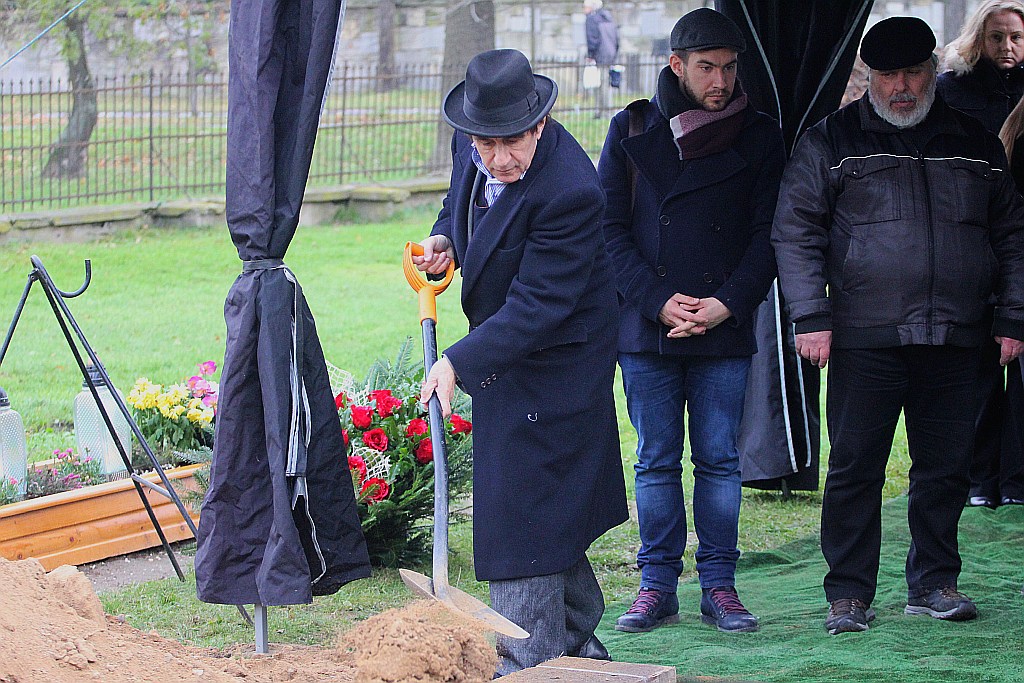 Na cmentarzu przy ul. Wrocławskiej pochowano legendarnego szewca