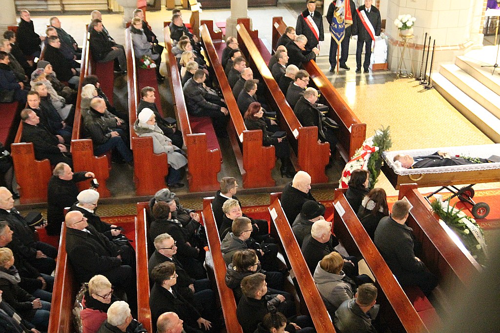 Blisko tysiąc osób przyszło pożegnać Marka Podskalnego