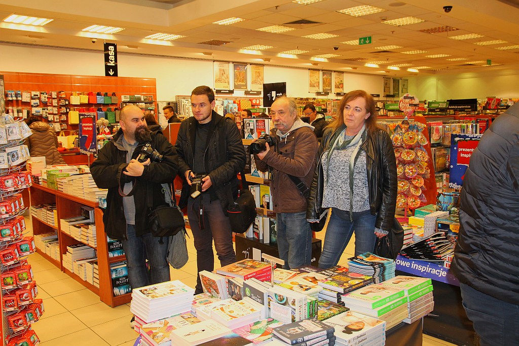 Promocja płyty „Kminek 34” w salonie Empik w Legnicy