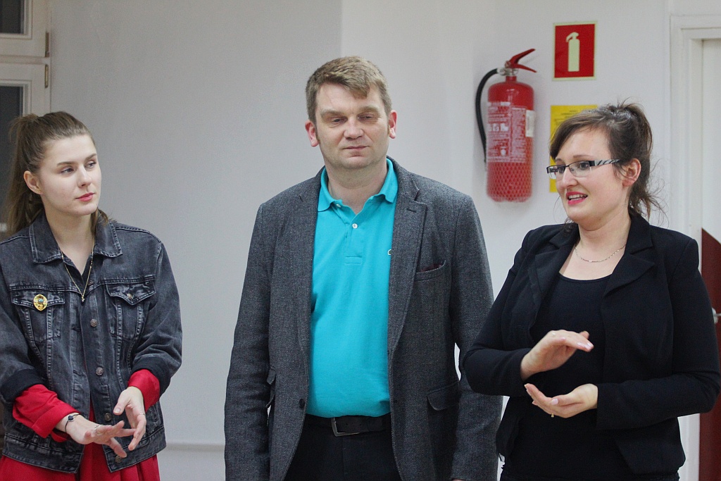 „Gesty krytyczne” Agaty Szuby w Zamku Piastowskim
