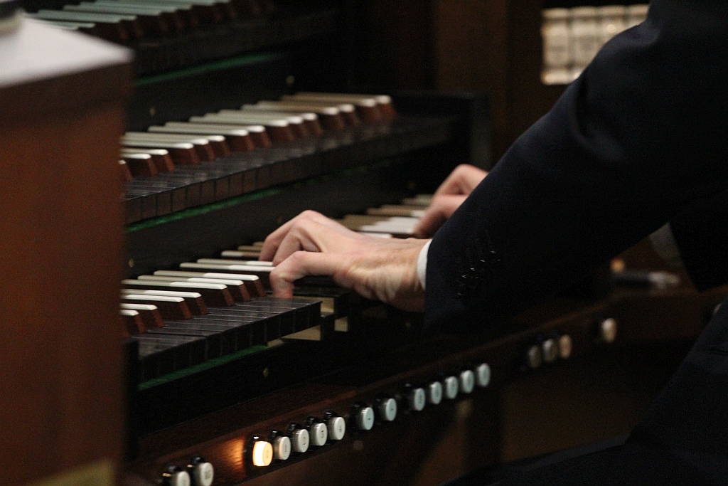 Nabożeństwo i poświecenie organów w kościele na Piekarach