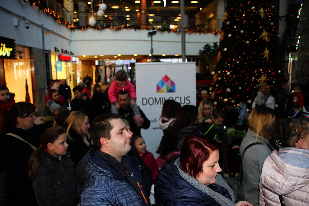 W Galerii Piastów Mikołajki i promocja książki Przygody Julka