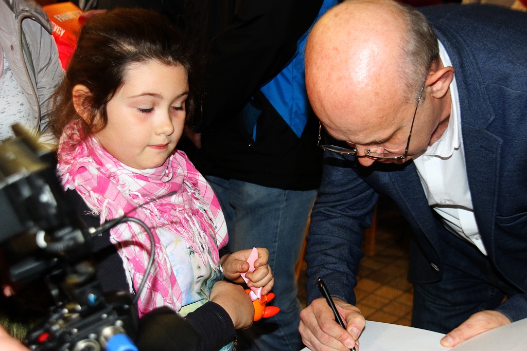 W Galerii Piastów Mikołajki i promocja książki Przygody Julka
