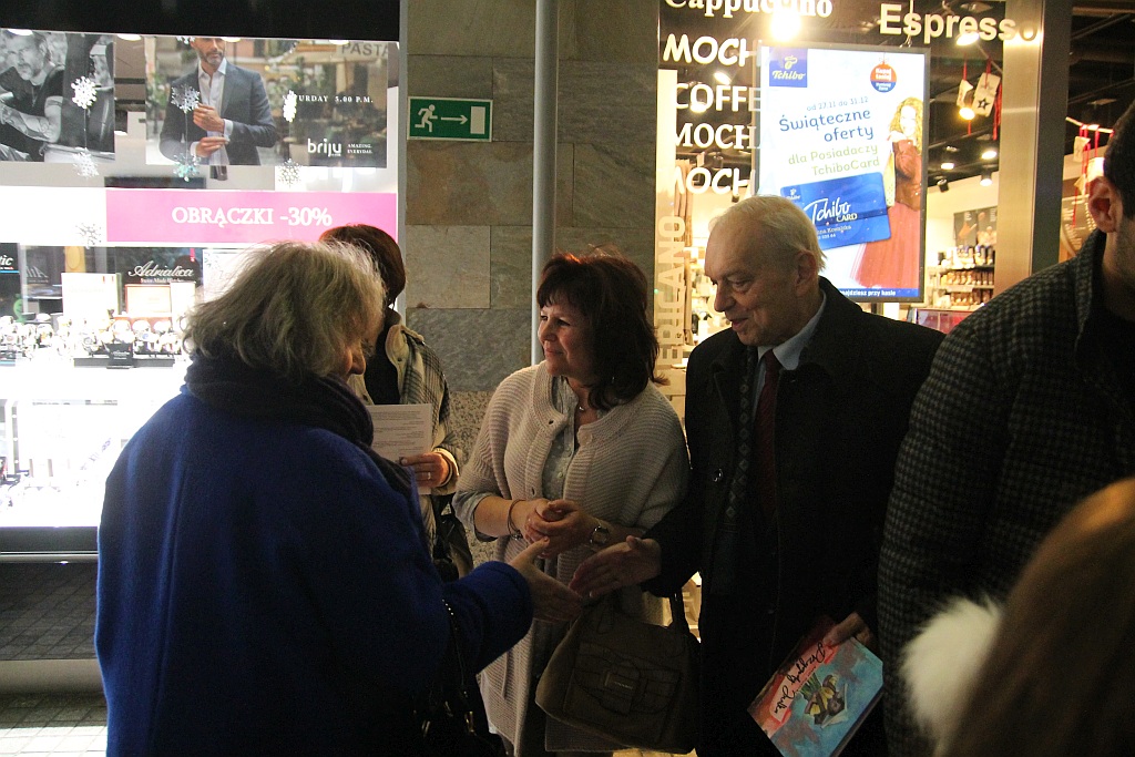 W Galerii Piastów Mikołajki i promocja książki Przygody Julka