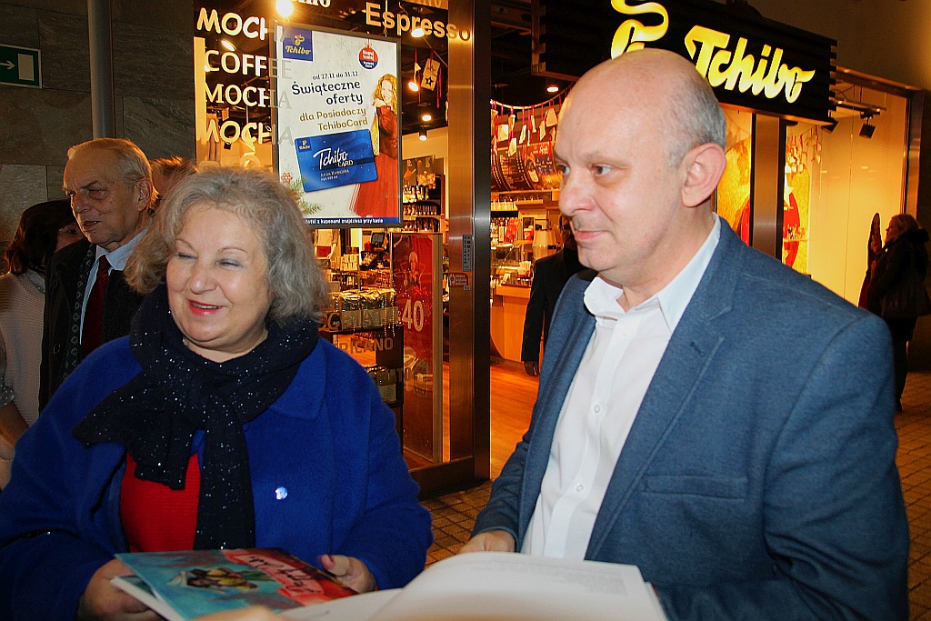 W Galerii Piastów Mikołajki i promocja książki Przygody Julka