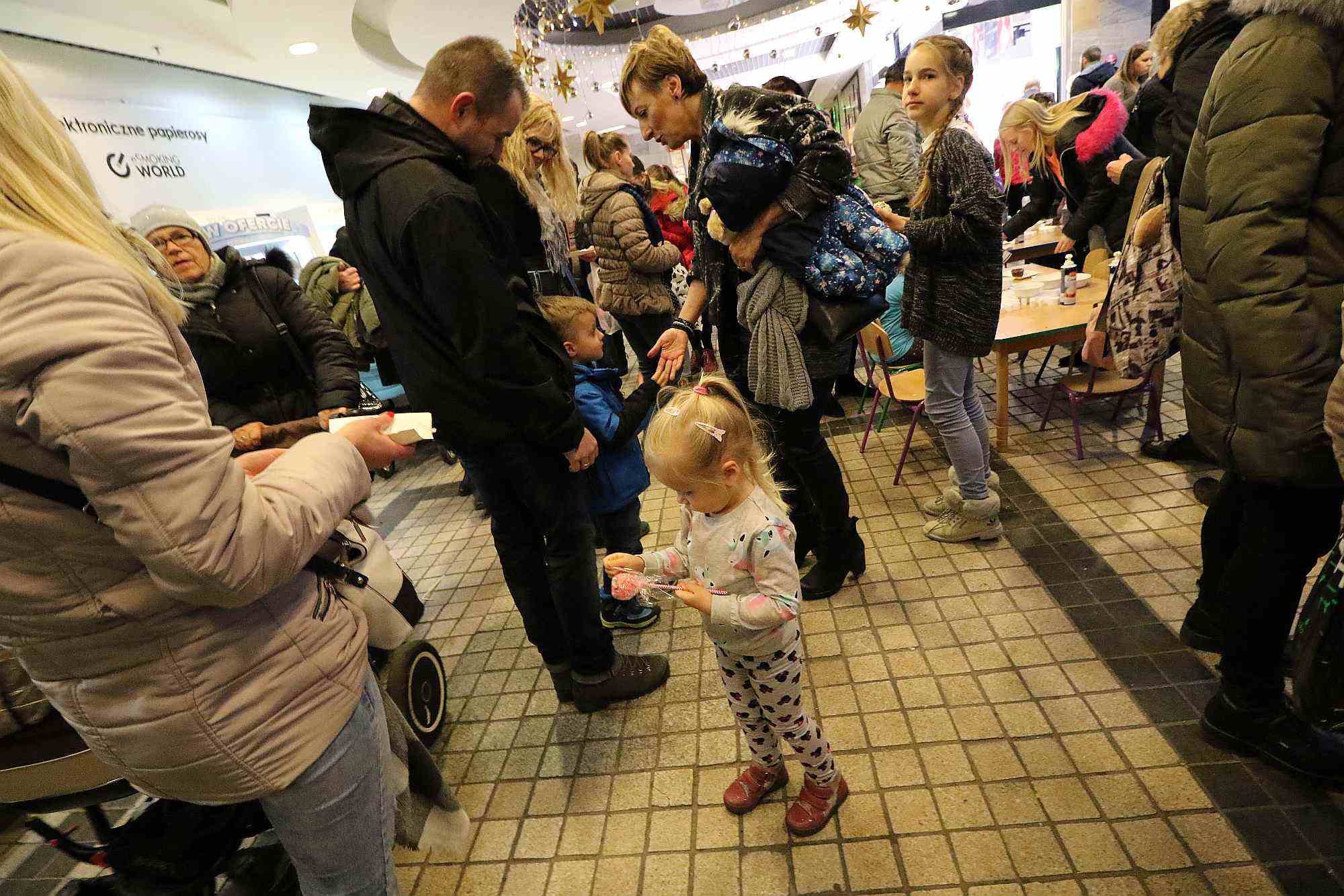 Było słodko, było wesoło - dzieci opanowały Galerię Piastów