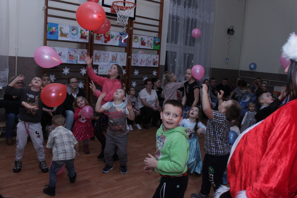 Sanie ze Świętym Mikołajem już zajechały do gminy Kunice