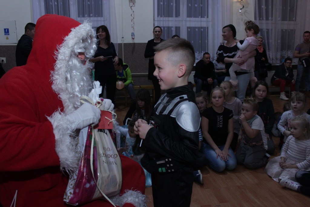 Sanie ze Świętym Mikołajem już zajechały do gminy Kunice