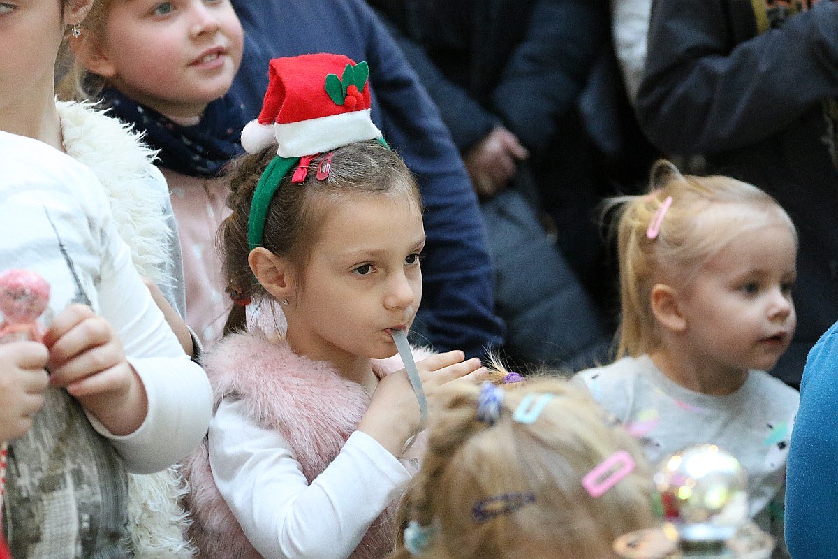 Było słodko, było wesoło - dzieci opanowały Galerię Piastów