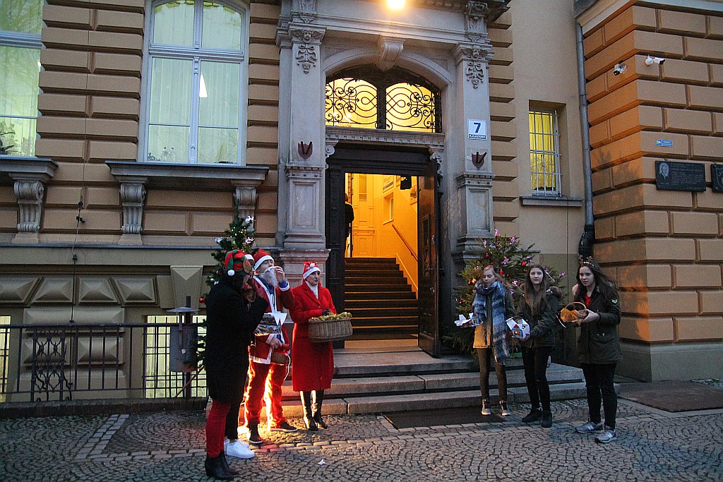 Święty Mikołaj w I Liceum Ogólnokształcącym w Legnicy 

