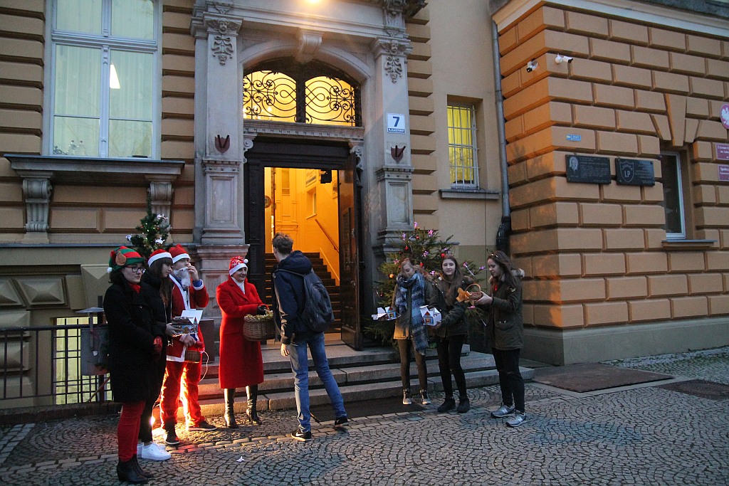 Święty Mikołaj w I Liceum Ogólnokształcącym w Legnicy 
