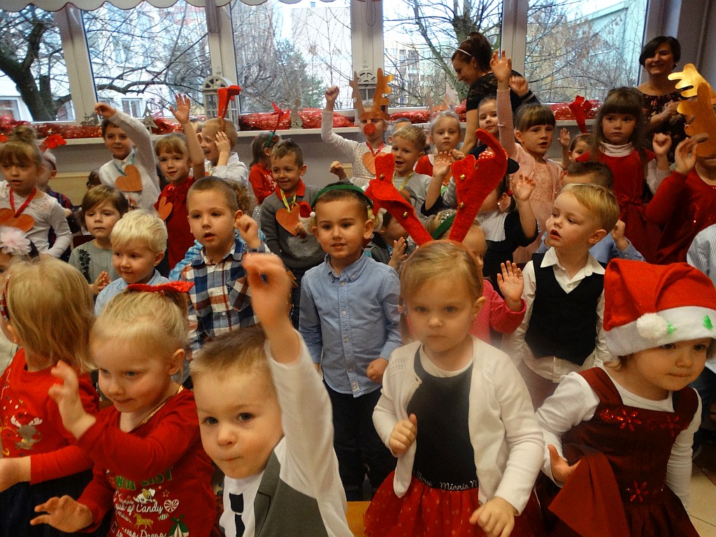 Dzieci ze Źródełka w Pracowni Mikołajów
