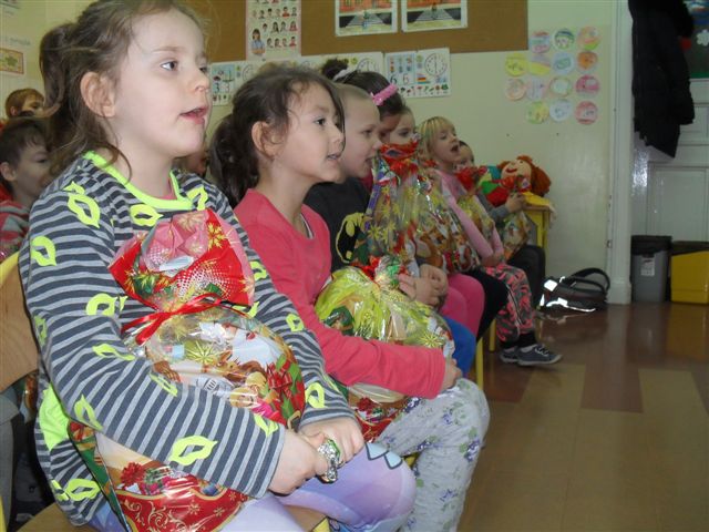 Mikołajkowe czytanie dzieciom w Szkole Podstawowej nr 1