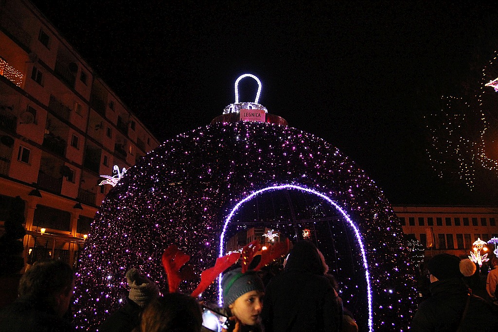 Iluminacje w mieście rozbłysły to znak, że święta już blisko