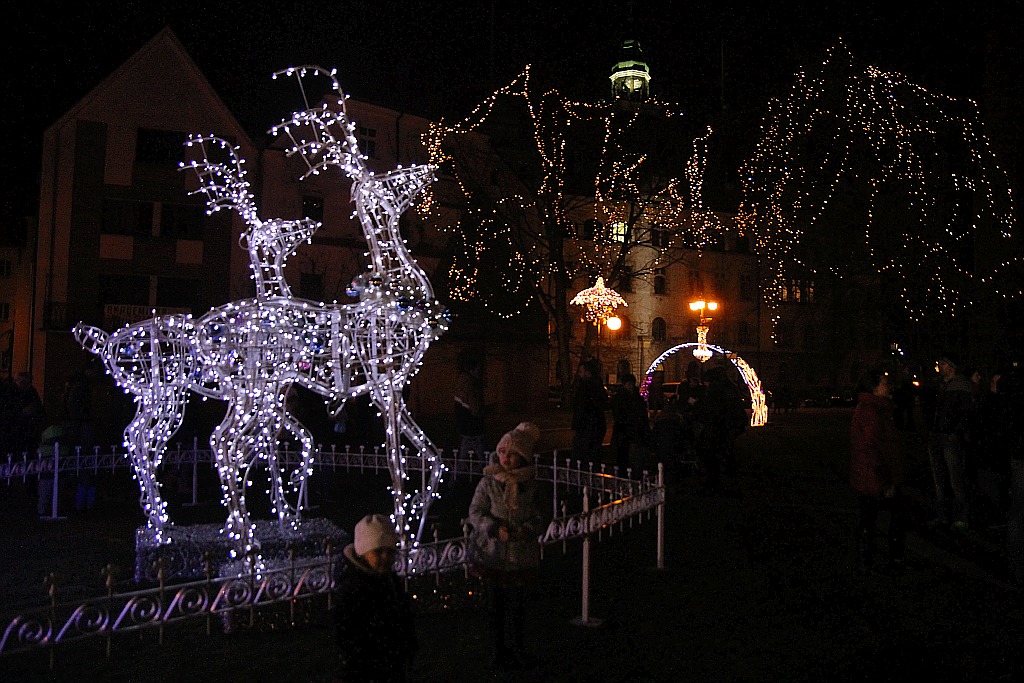 Iluminacje w mieście rozbłysły to znak, że święta już blisko