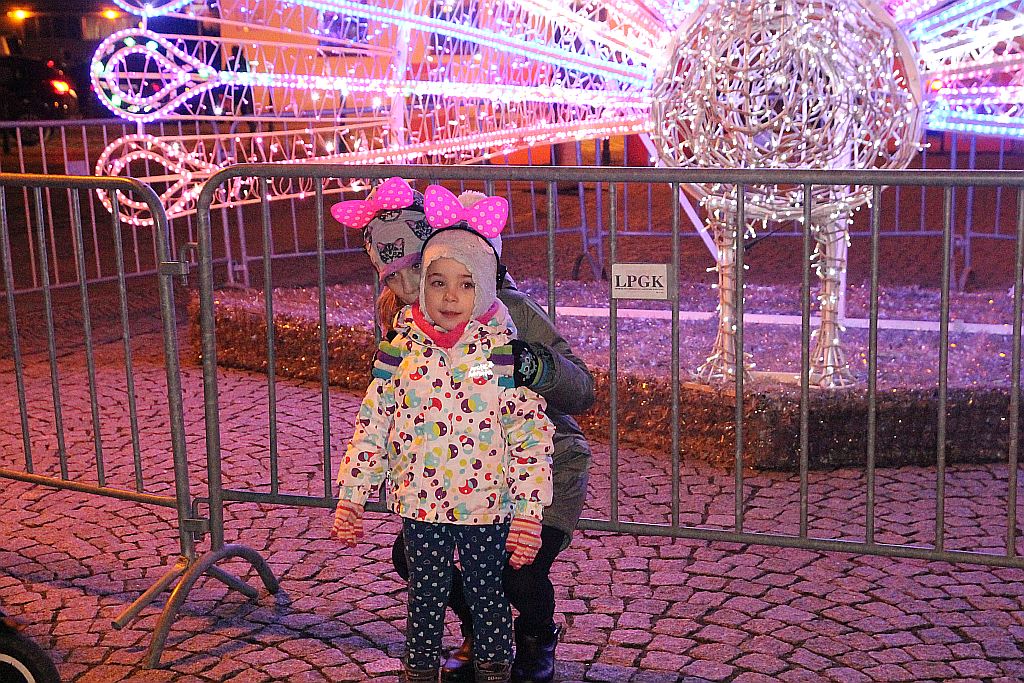 Iluminacje w mieście rozbłysły to znak, że święta już blisko
