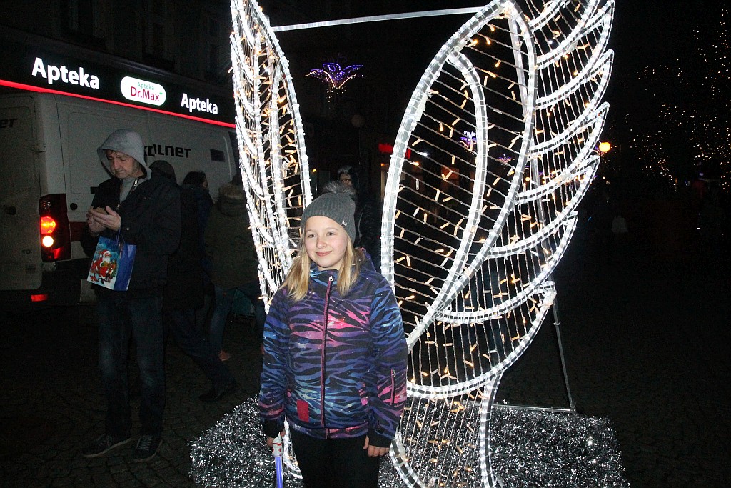 Iluminacje w mieście rozbłysły to znak, że święta już blisko