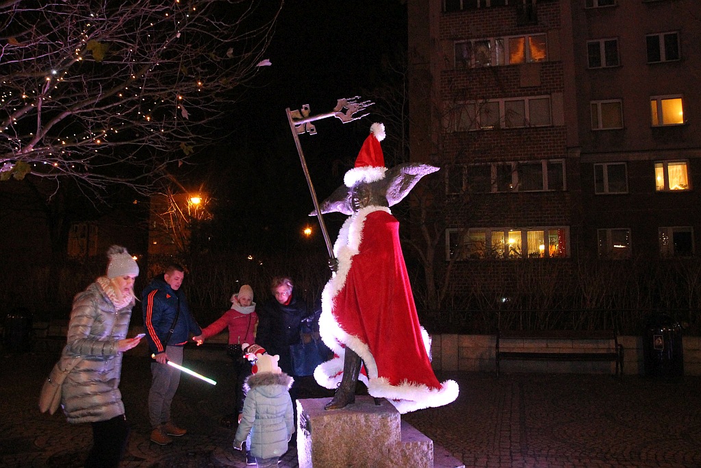 Iluminacje w mieście rozbłysły to znak, że święta już blisko