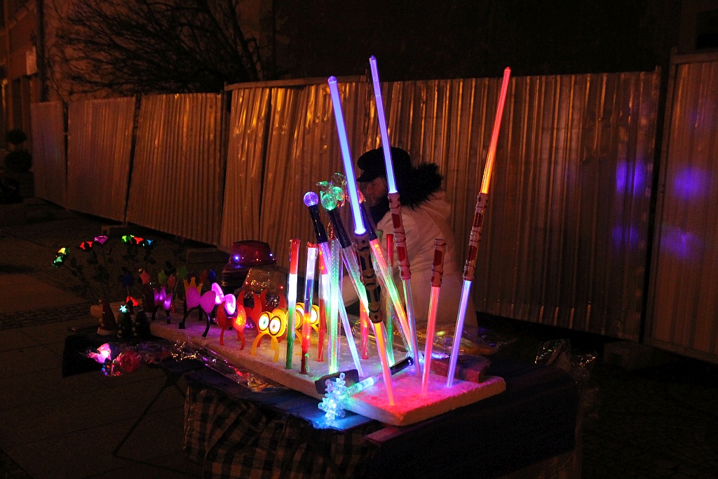Iluminacje w mieście rozbłysły to znak, że święta już blisko