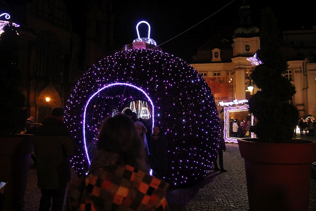 Iluminacje w mieście rozbłysły to znak, że święta już blisko