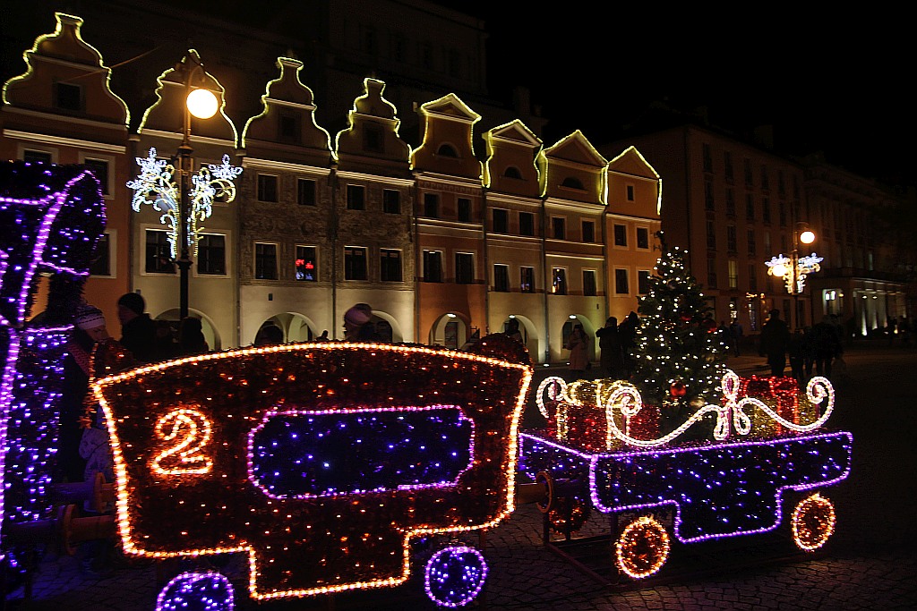Iluminacje w mieście rozbłysły to znak, że święta już blisko