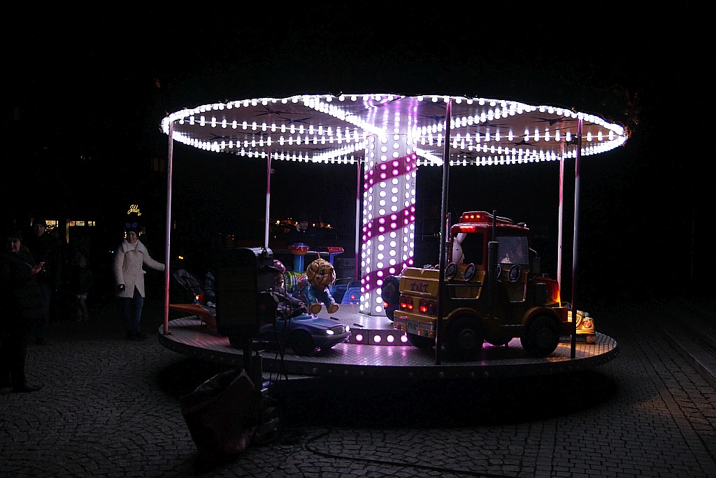 Iluminacje w mieście rozbłysły to znak, że święta już blisko