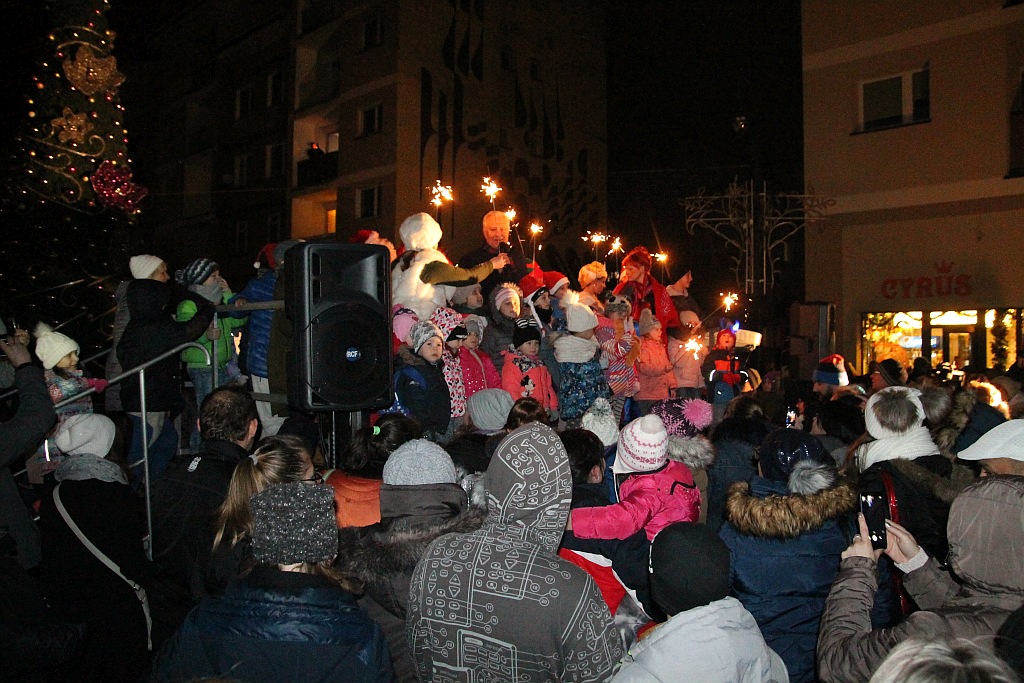 Iluminacje w mieście rozbłysły to znak, że święta już blisko