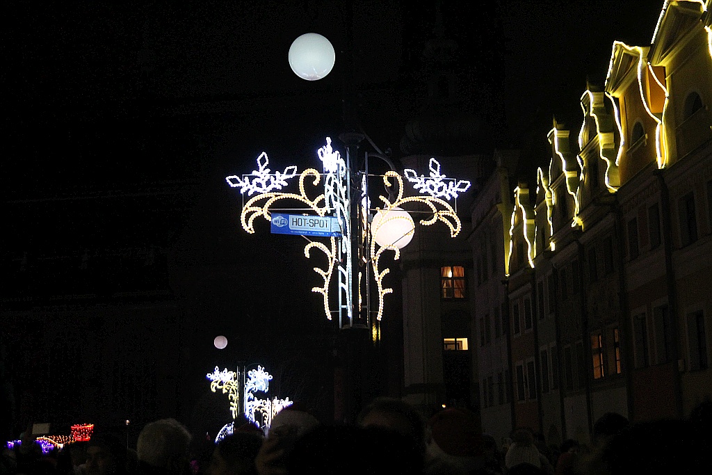Iluminacje w mieście rozbłysły to znak, że święta już blisko