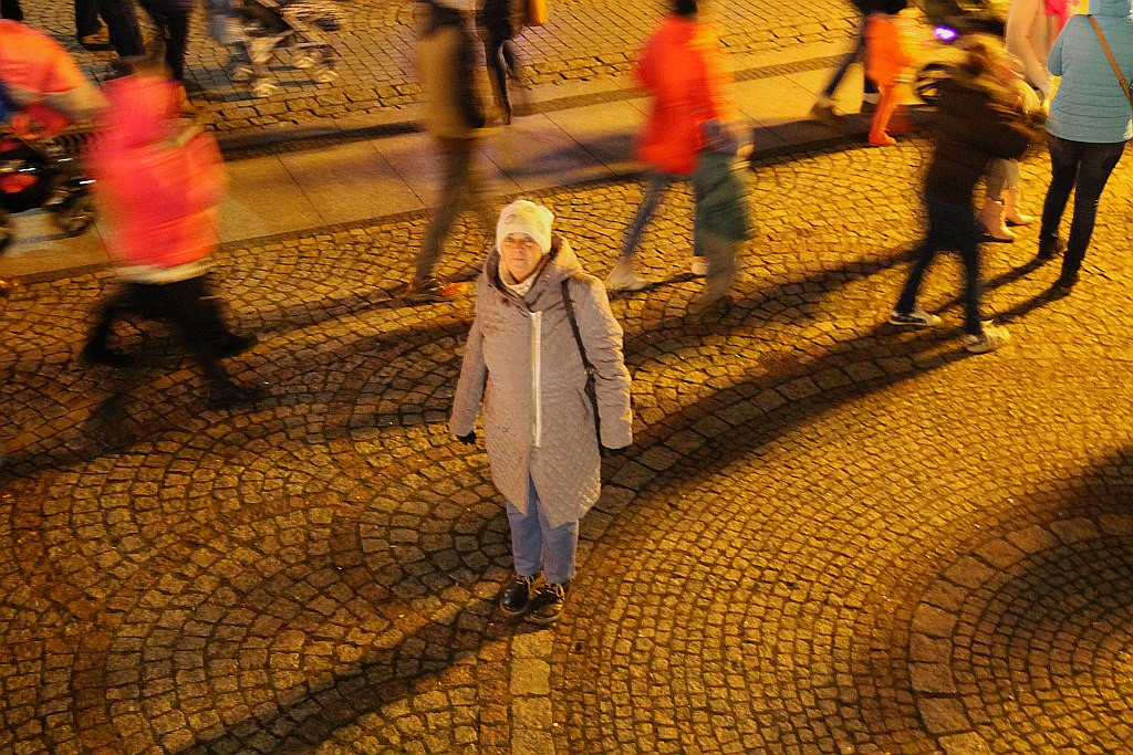 Iluminacje w mieście rozbłysły to znak, że święta już blisko