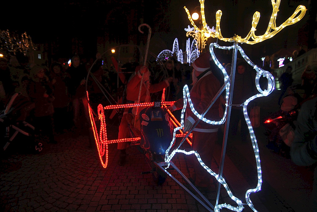 Iluminacje w mieście rozbłysły to znak, że święta już blisko