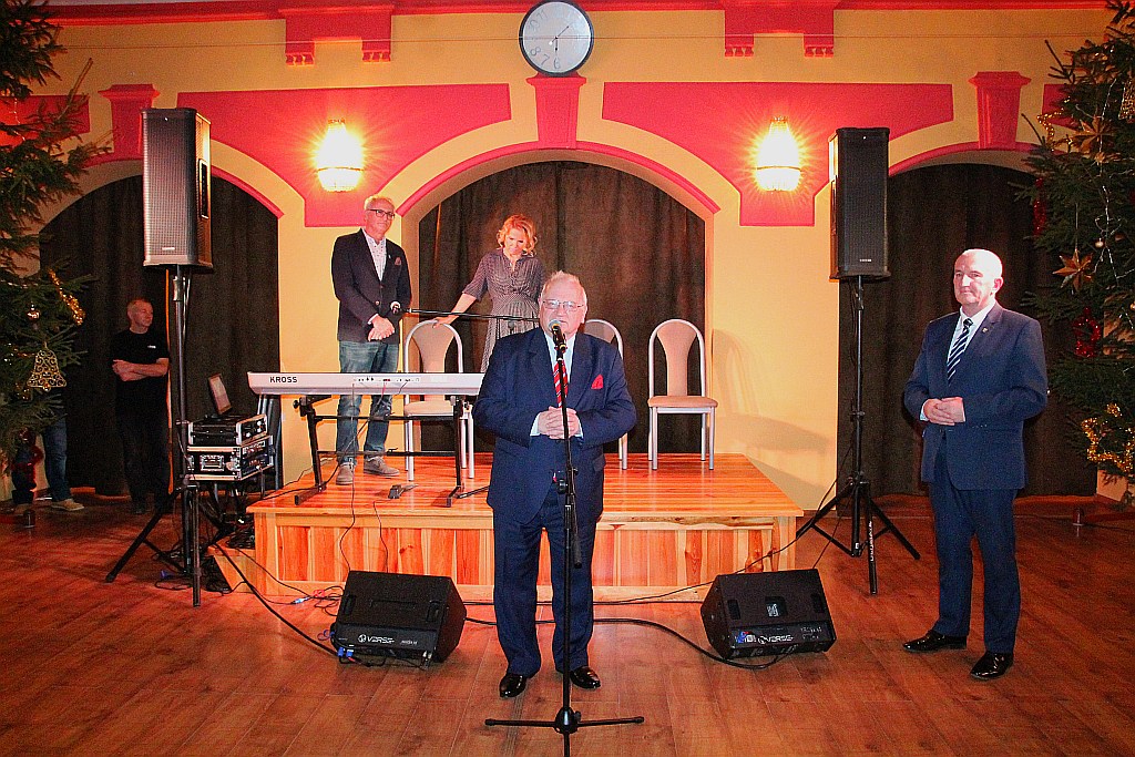 Anna Jurksztowicz i Krzesimir Dębski w Legnickim Polu