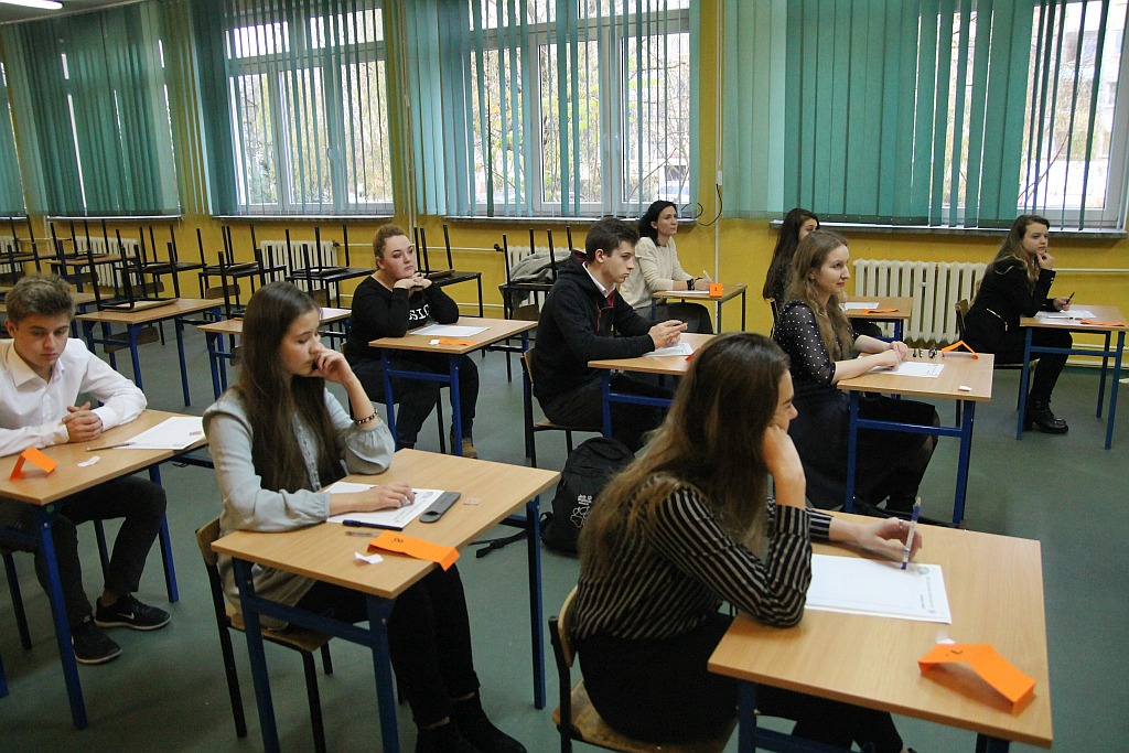 W Szkole Podstawowej nr 16 odbyło się Dyktando Legnickie