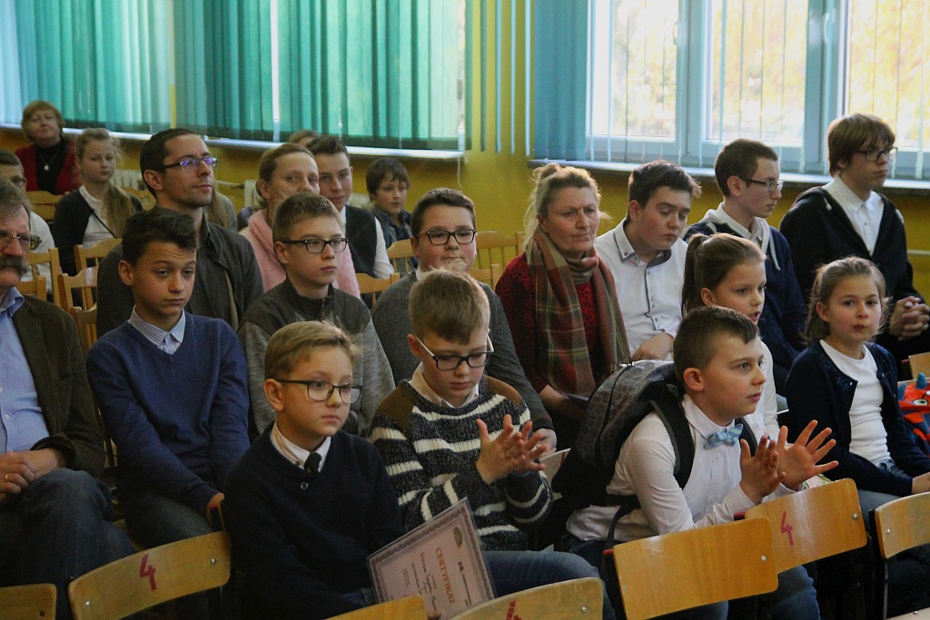W Szkole Podstawowej nr 16 odbyło się Dyktando Legnickie