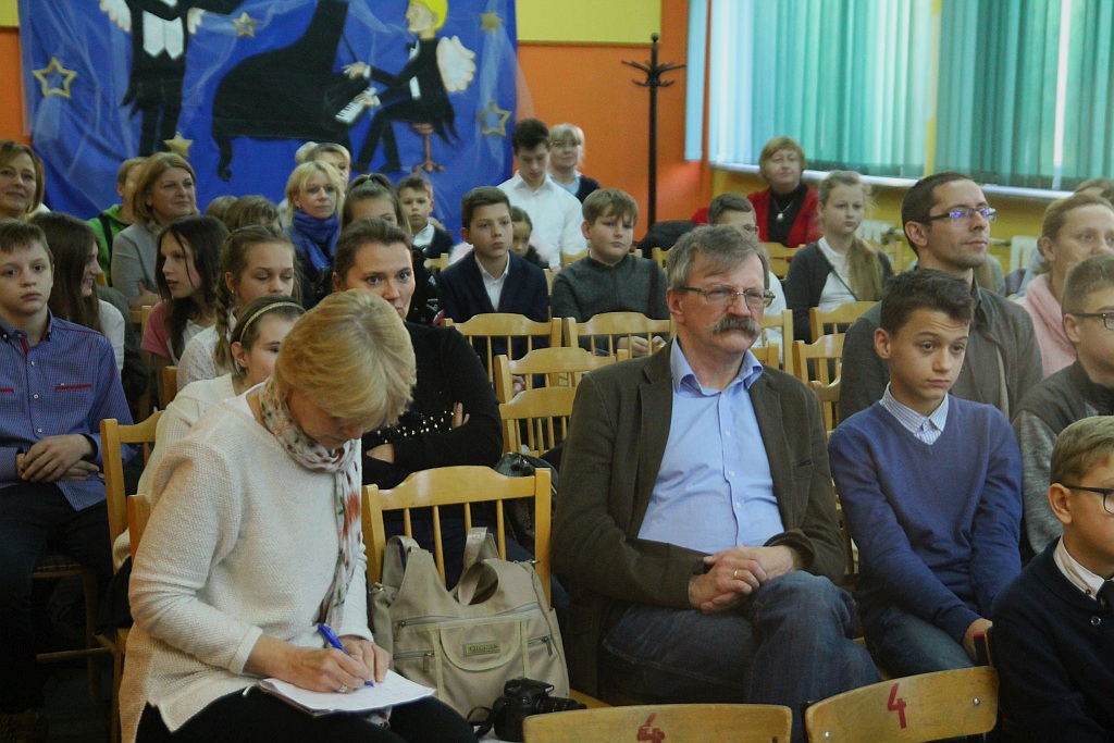 W Szkole Podstawowej nr 16 odbyło się Dyktando Legnickie